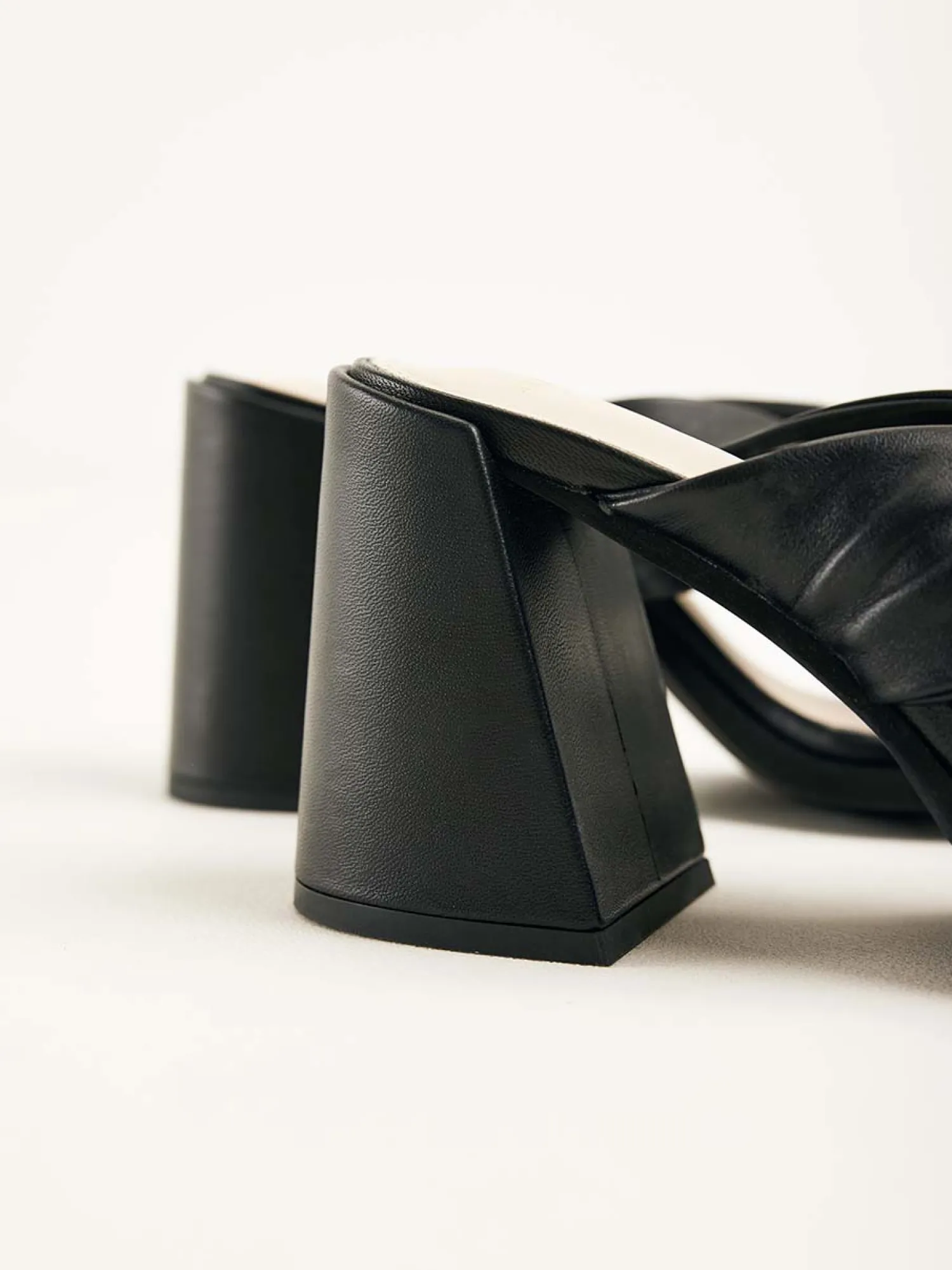 DAMES Nubikk Lana Twist Zwarte Sandalen Voor Dames